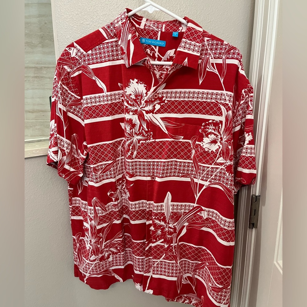 Tori Richard men’s tropical Aloha shirt made in Hawaii